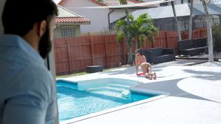 Vienna Black - Extra Wet Pool Day