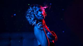 Gabi Gold - Laser-Focused On Cock