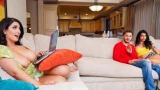 Harley Haze, Sarah Arabic - My GFs Roomie is a Total Thirst Trap!