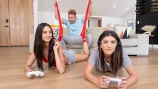 Eliza Ibarra - Fucking Gamer Roomies BF