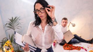 Giulia Diamond - Sexy Huge Tits MILF In Wet Shirt